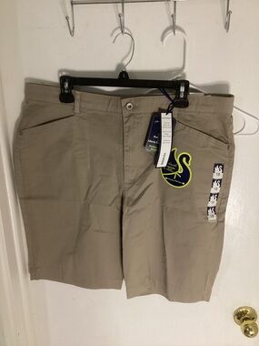 Gloria Vanderbilt NWT Bermuda Shorts Size 18